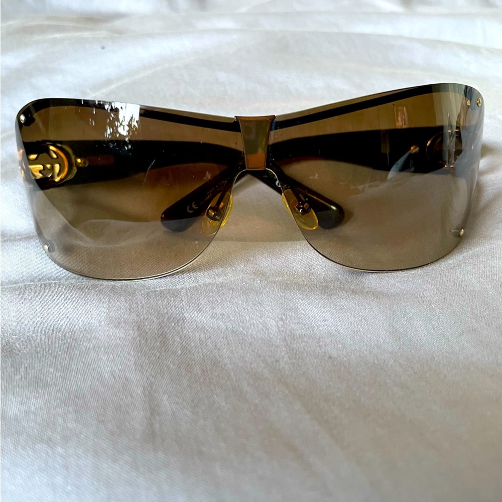 💜OFFERS💜 - Gucci sunglasses!!